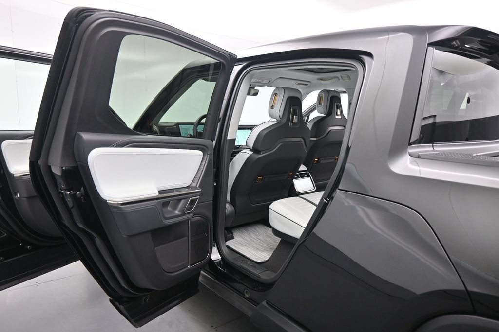 Used 2023 Rivian R1T Adventure AWD/4WD image 13