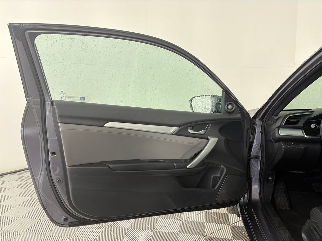 Used 2017 Honda Civic Touring image 10