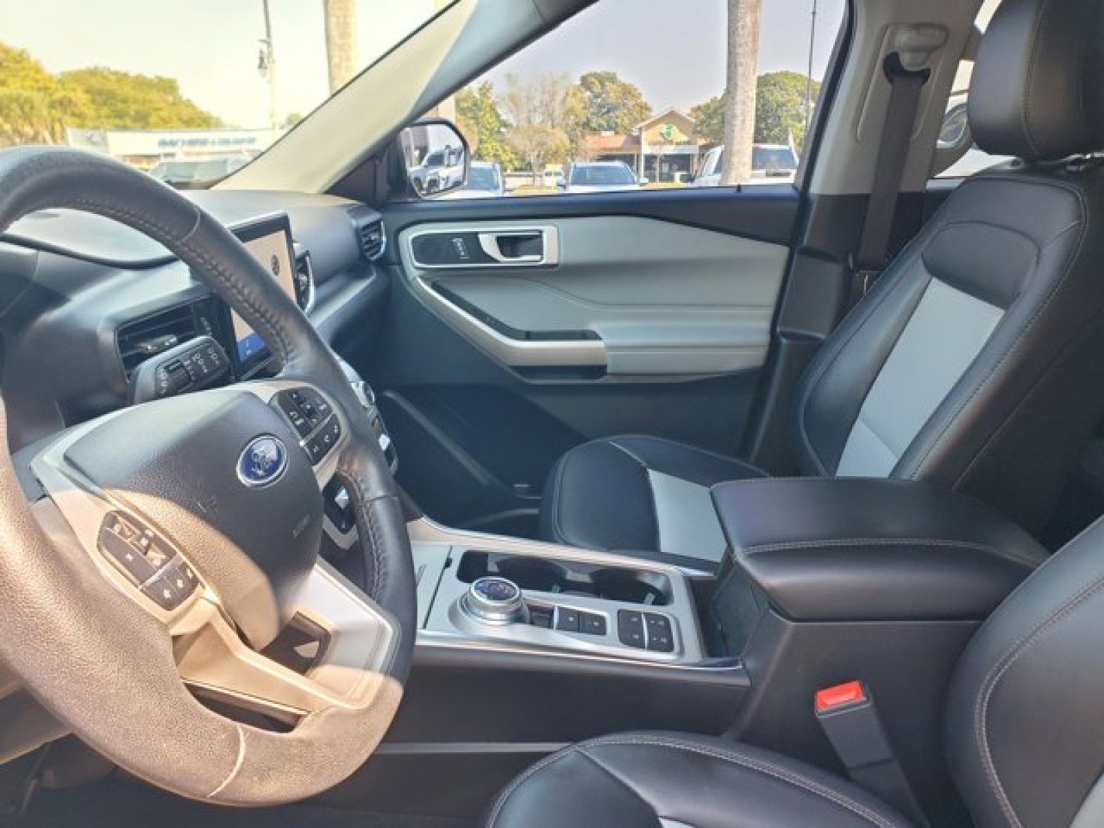 Certified 2023 Ford Explorer XLT w/ Equipment Group 202A image 11