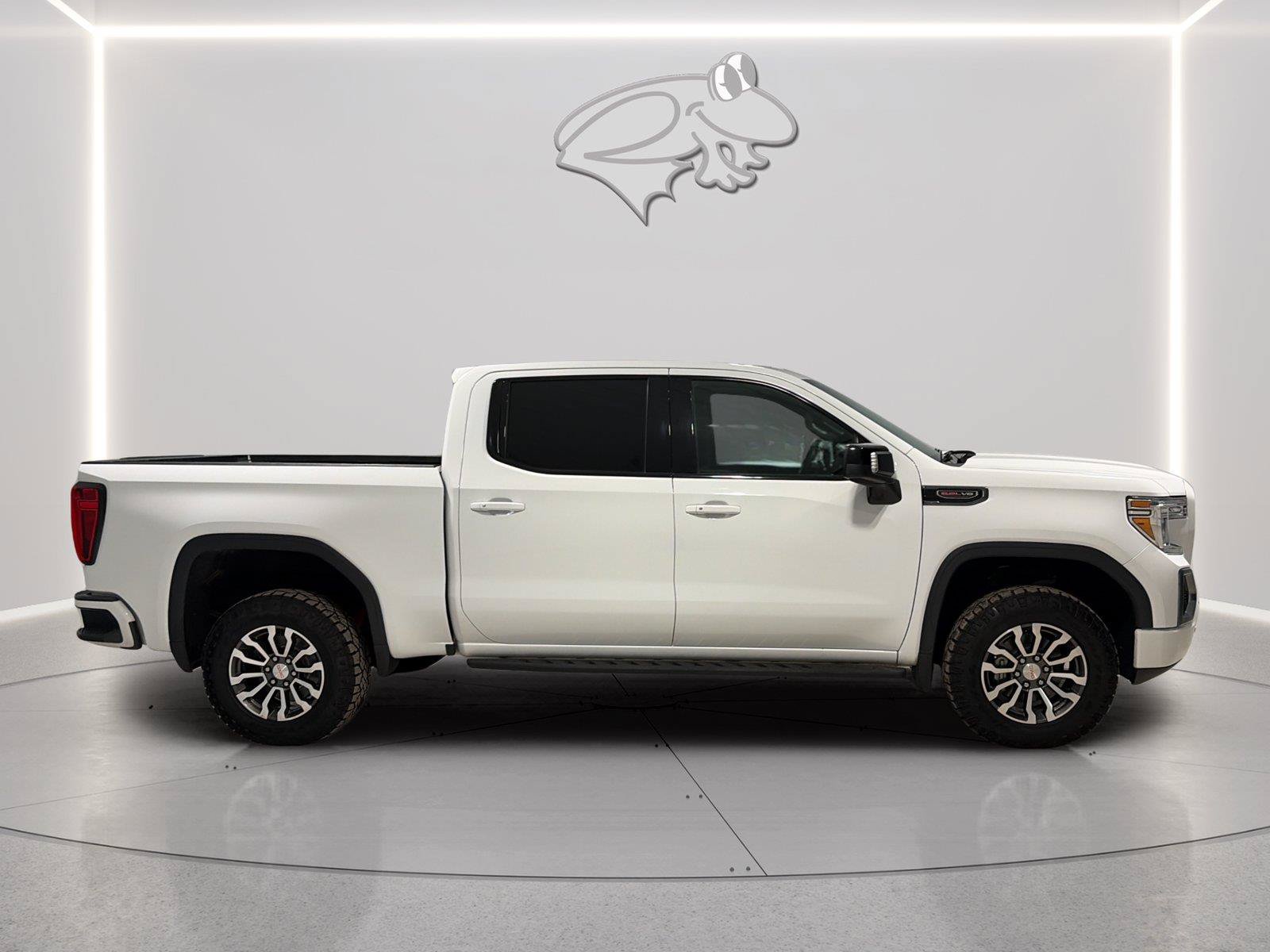 Used 2022 GMC Sierra 1500 AT4 w/ AT4 Premium Package AWD/4WD image 6