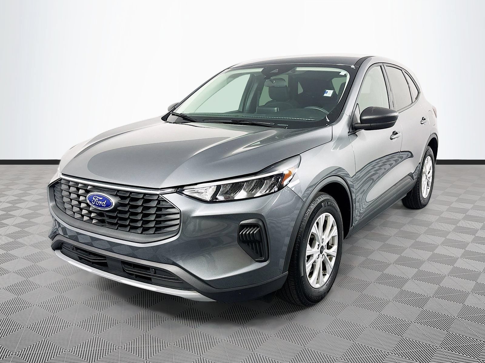 Certified 2025 Ford Escape Active FWD image 3