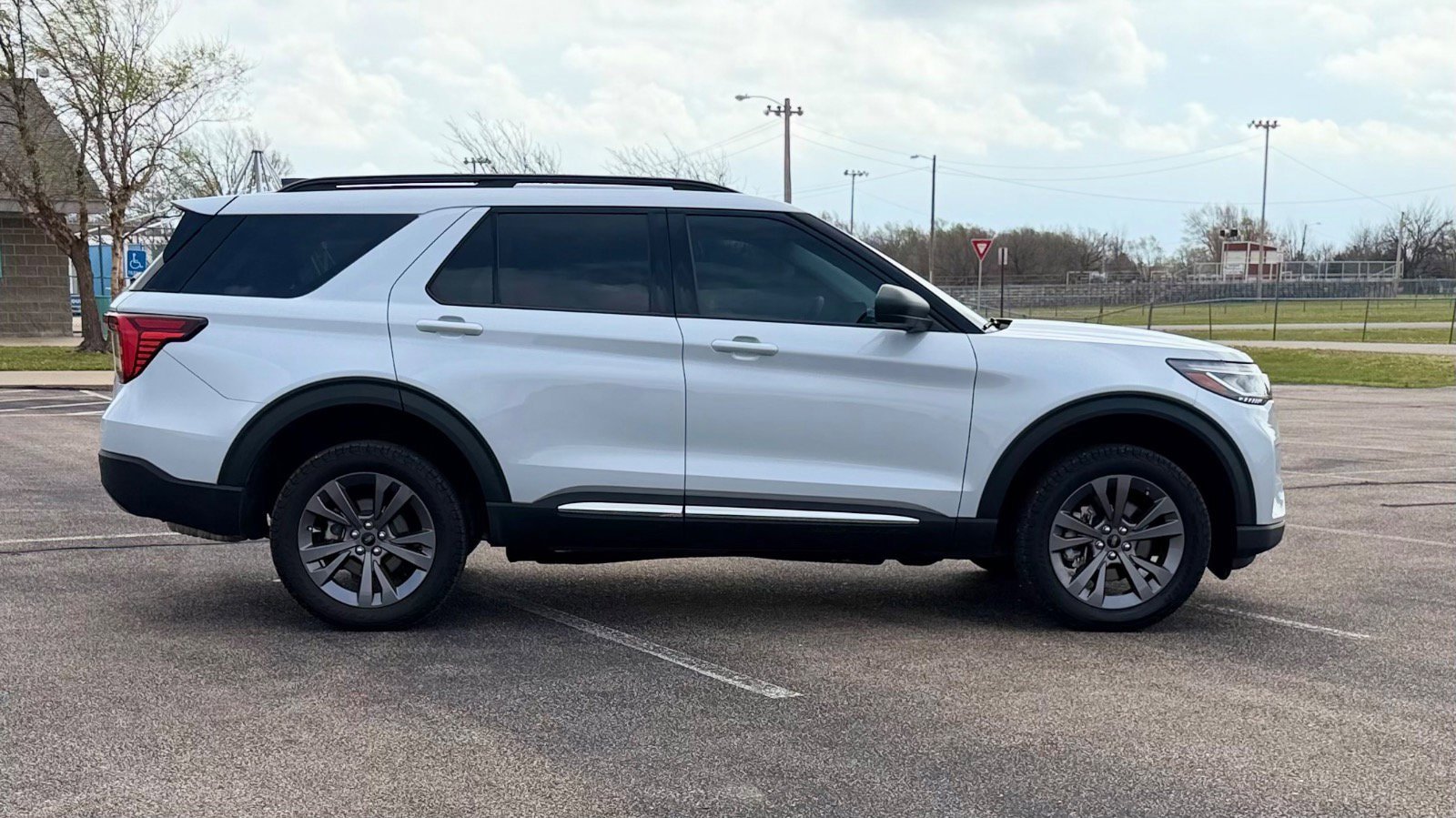 Certified 2025 Ford Explorer Active w/ Active Comfort Package AWD/4WD video 2