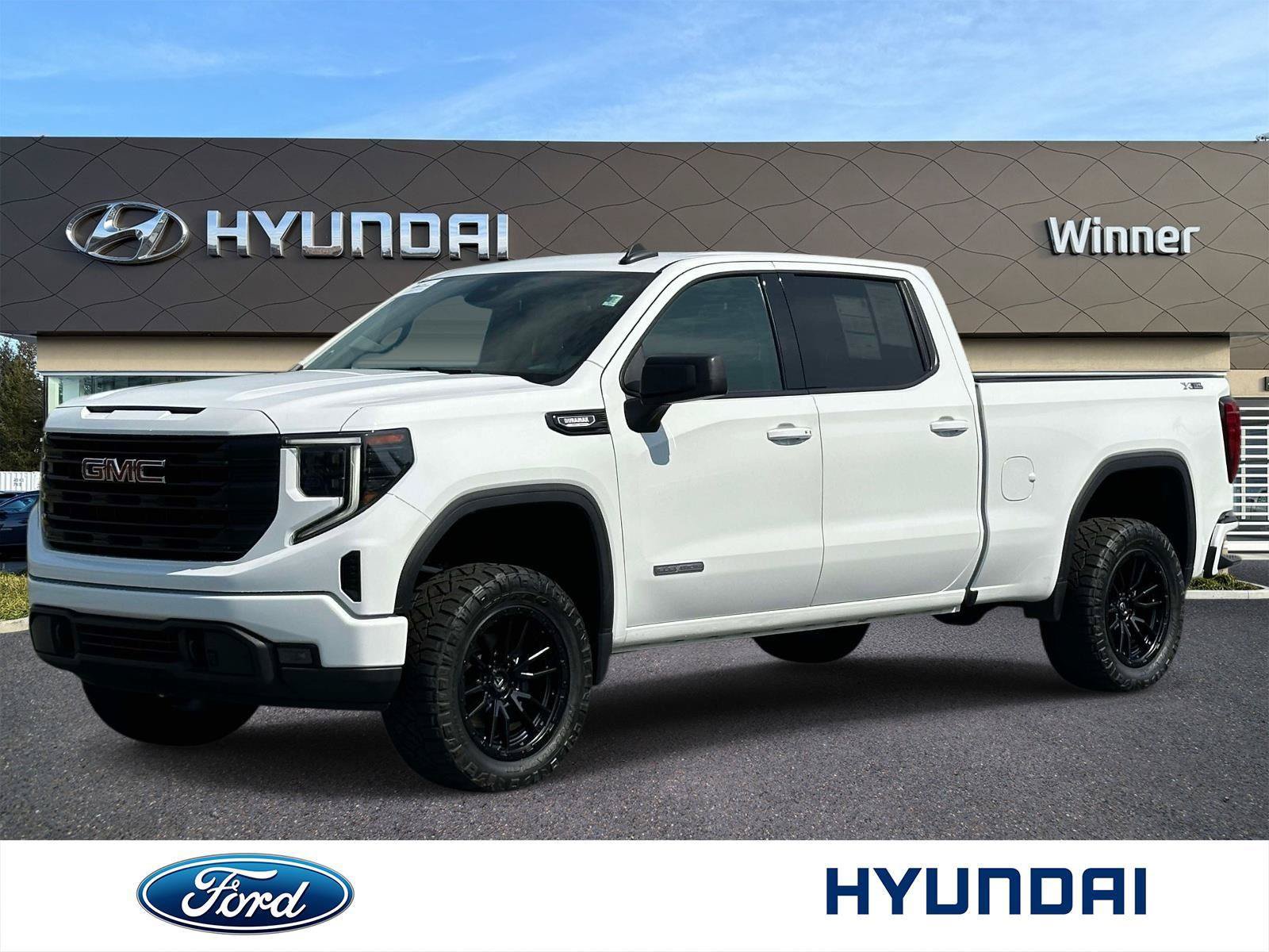 Used 2022 GMC Sierra 1500 Elevation w/ X31 Off-Road Package AWD/4WD image 1