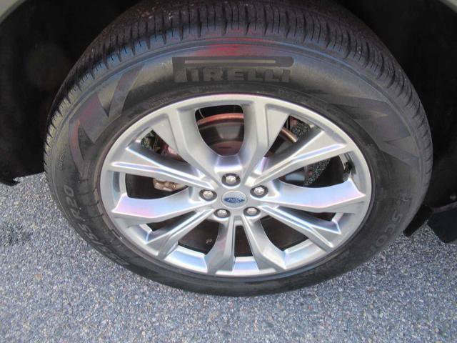 Certified 2021 Ford Explorer XLT w/ Equipment Group 202A RWD image 10