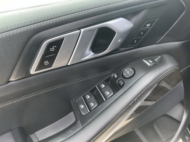 Used 2020 BMW X5 xDrive40i w/ M Sport Package image 12