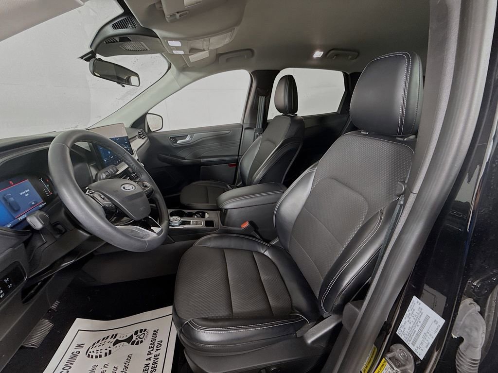 Certified 2023 Ford Escape SE image 9