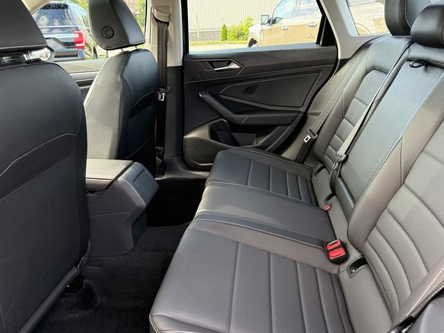 Used 2024 Volkswagen Jetta SE w/ Panoramic Sunroof Package FWD image 20