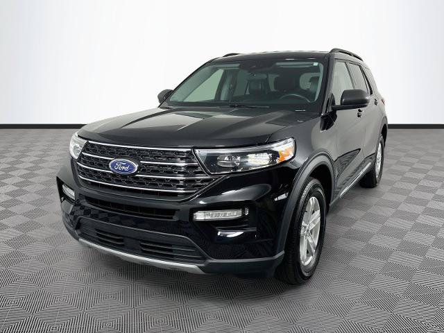 Certified 2023 Ford Explorer XLT w/ Equipment Group 202A AWD/4WD image 3
