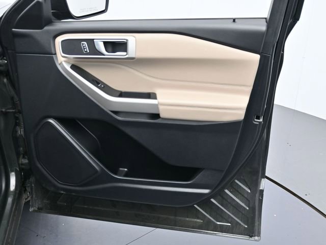 Certified 2024 Ford Explorer XLT w/ Equipment Group 202A image 30
