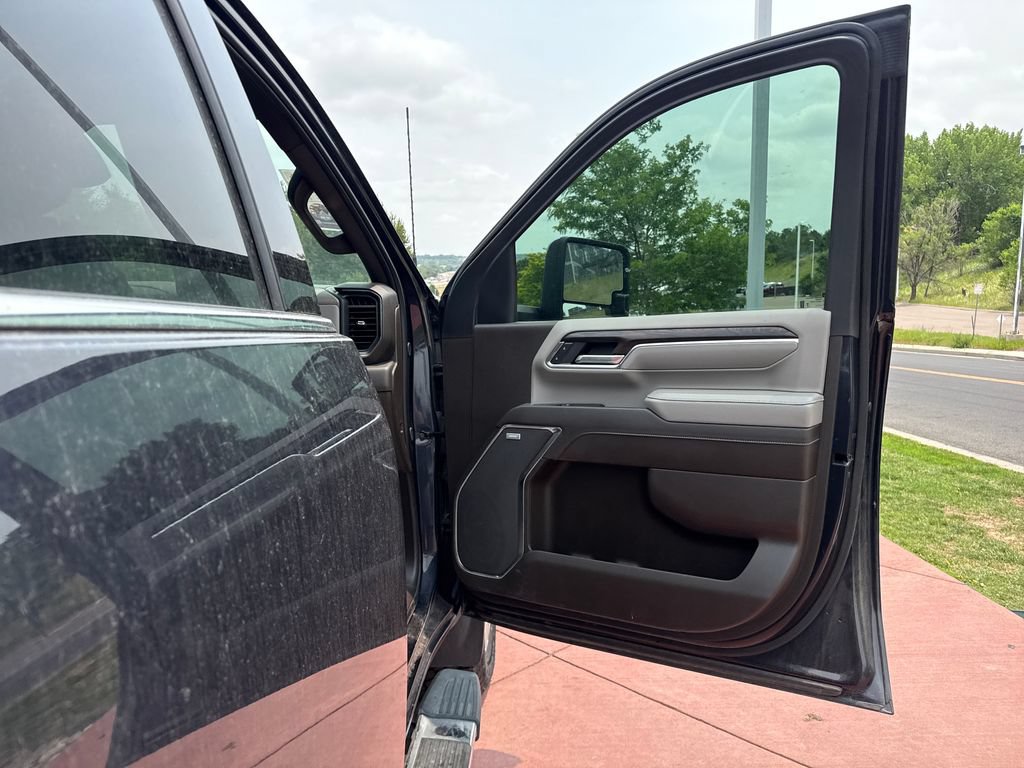 Used 2024 GMC Sierra 3500 SLT w/ SLT Premium Package AWD/4WD image 30