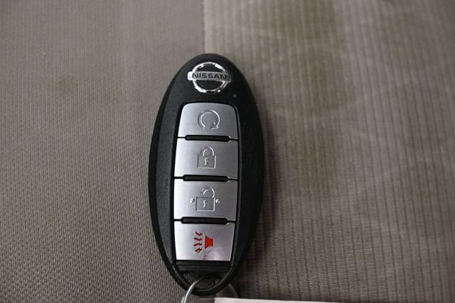 Used 2020 Nissan Titan SV w/ SV Convenience Package AWD/4WD image 25