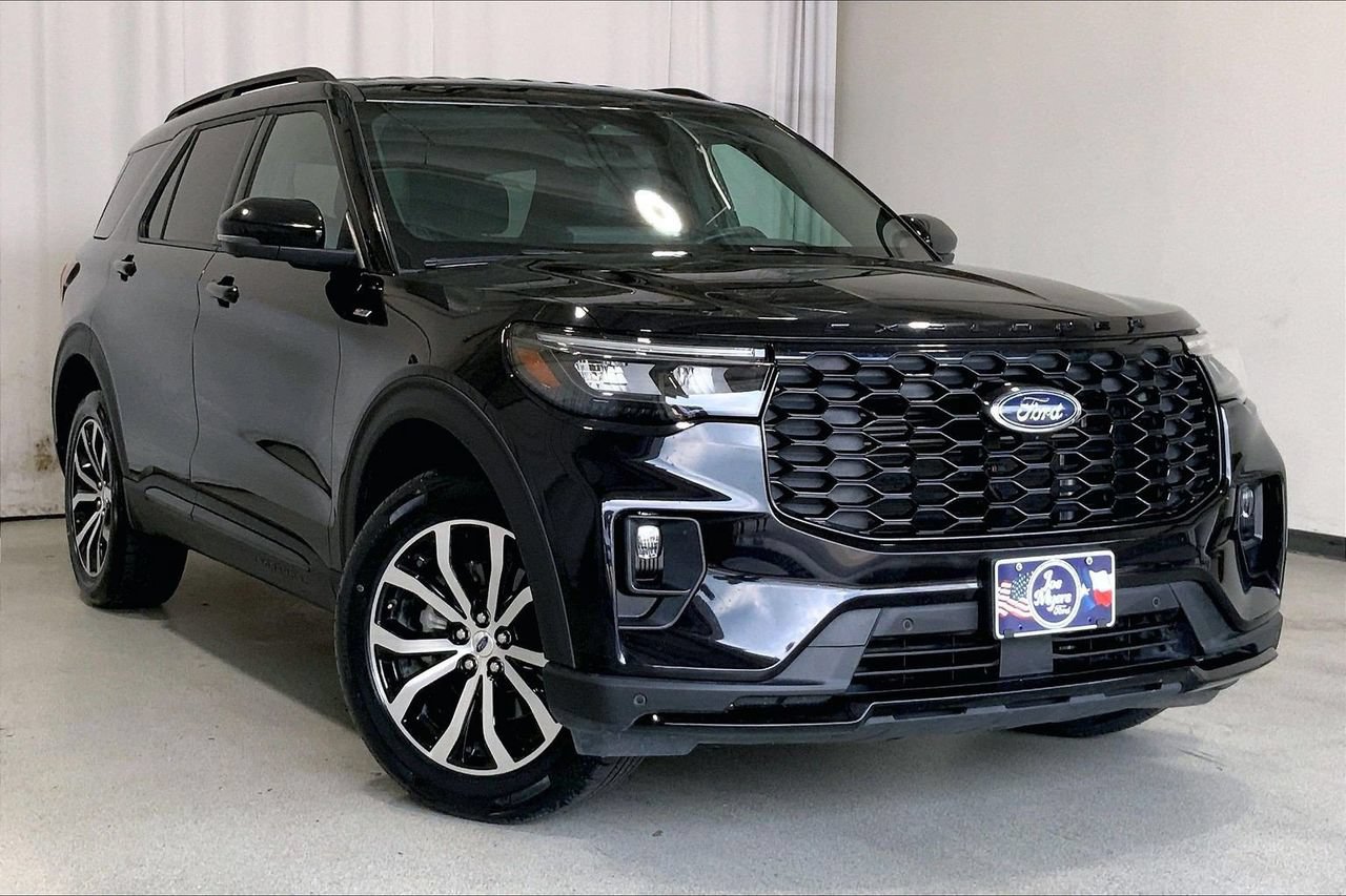 Certified 2025 Ford Explorer ST-Line AWD/4WD image 34