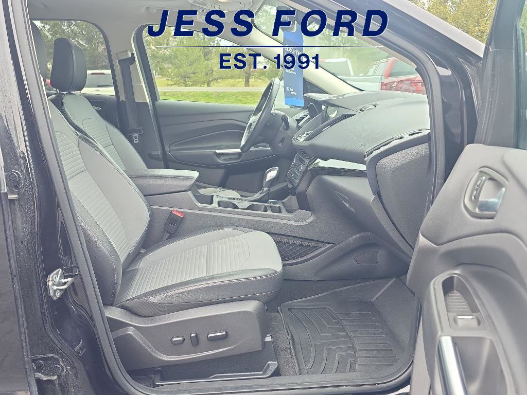 Certified 2019 Ford Escape Titanium image 9