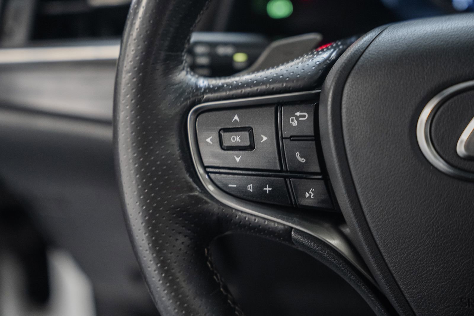 Used 2021 Lexus ES 350 F Sport w/ Accessory Package FWD image 35