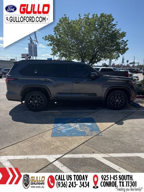 Used 2024 Toyota Sequoia Platinum AWD/4WD image 4