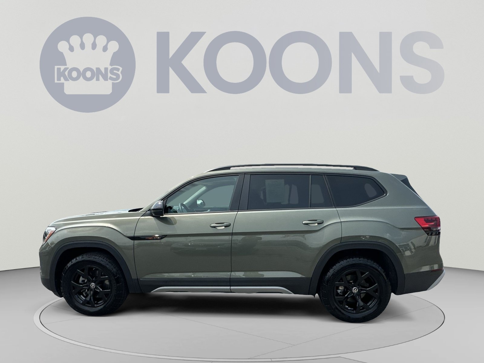 Used 2025 Volkswagen Atlas Peak Edition SE AWD/4WD image 13