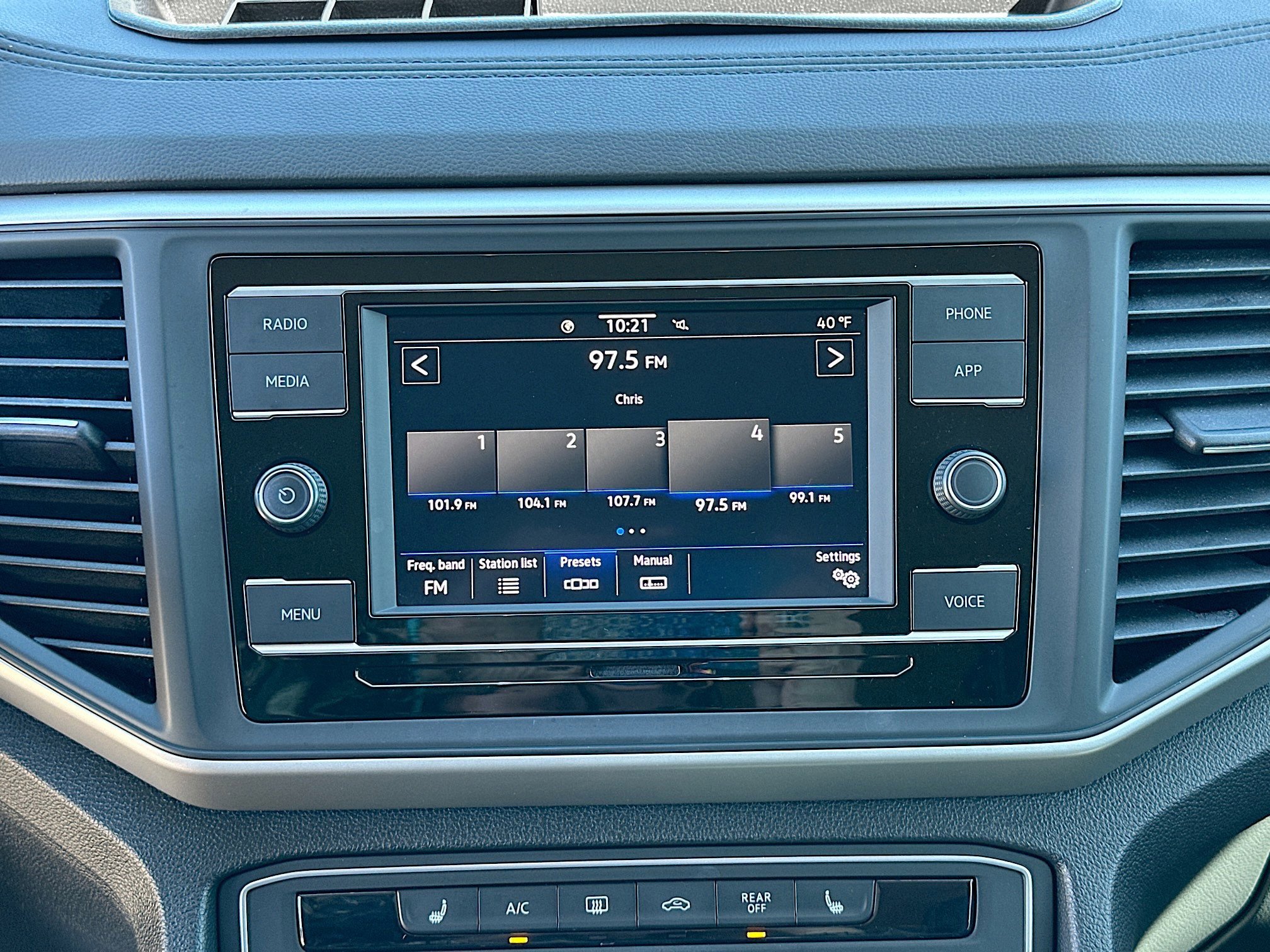 Used 2023 Volkswagen Atlas SE image 14