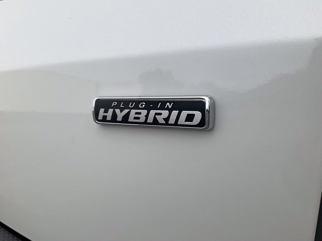 Certified 2024 Ford Escape SE w/ PHEV Premium Package FWD image 19