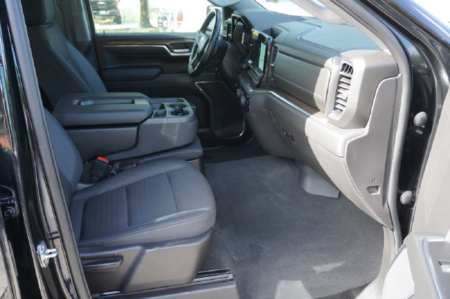 Used 2024 Chevrolet Silverado 1500 LT AWD/4WD image 3