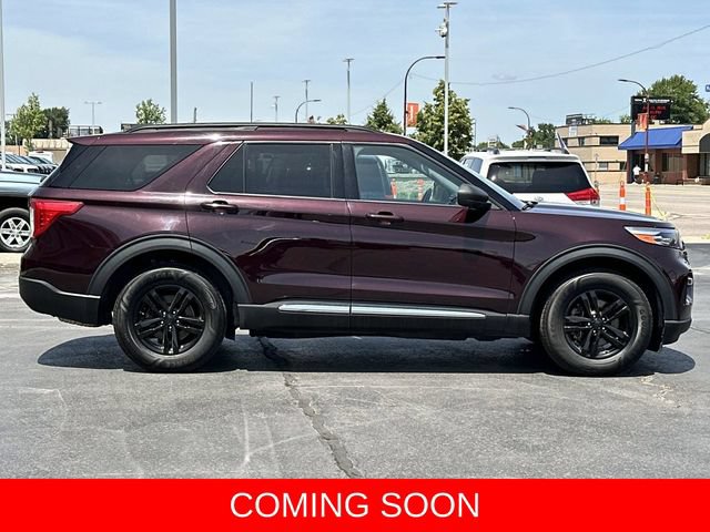Certified 2022 Ford Explorer XLT w/ Equipment Group 202A AWD/4WD image 2