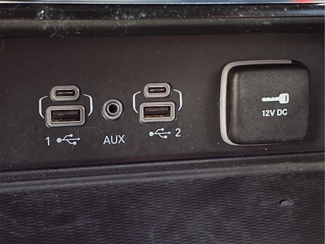 Used 2023 Jeep Grand Cherokee Limited w/ Luxury Tech Group II AWD/4WD image 18