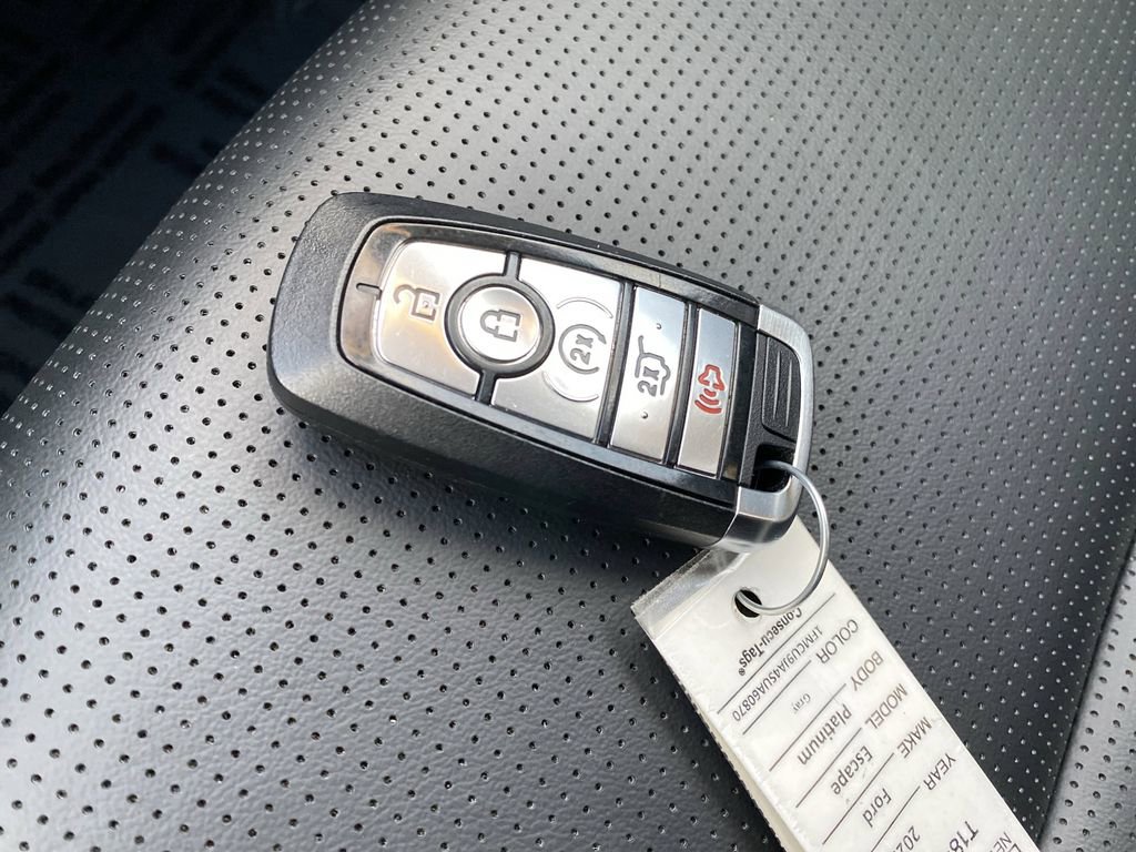 Certified 2025 Ford Escape Platinum image 35