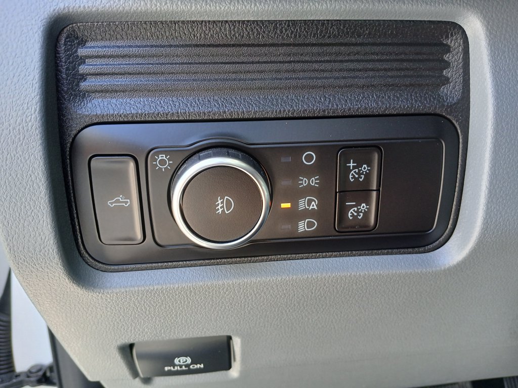 Certified 2025 Ford F250 XLT w/ FX4 Off-Road Package AWD/4WD image 13