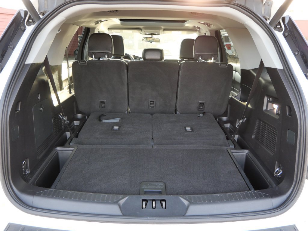 Certified 2020 Ford Explorer XLT w/ Equipment Group 202A AWD/4WD image 9