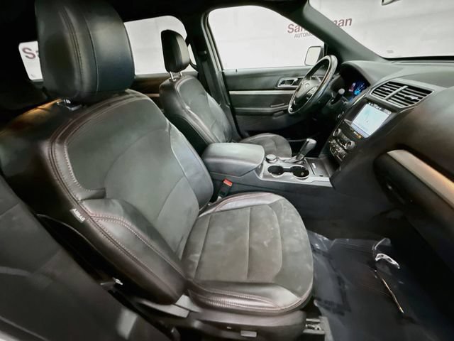 Certified 2019 Ford Explorer XLT w/ Equipment Group 202A AWD/4WD image 28