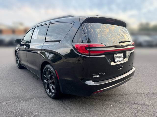 Used 2025 Chrysler Pacifica Limited FWD image 6
