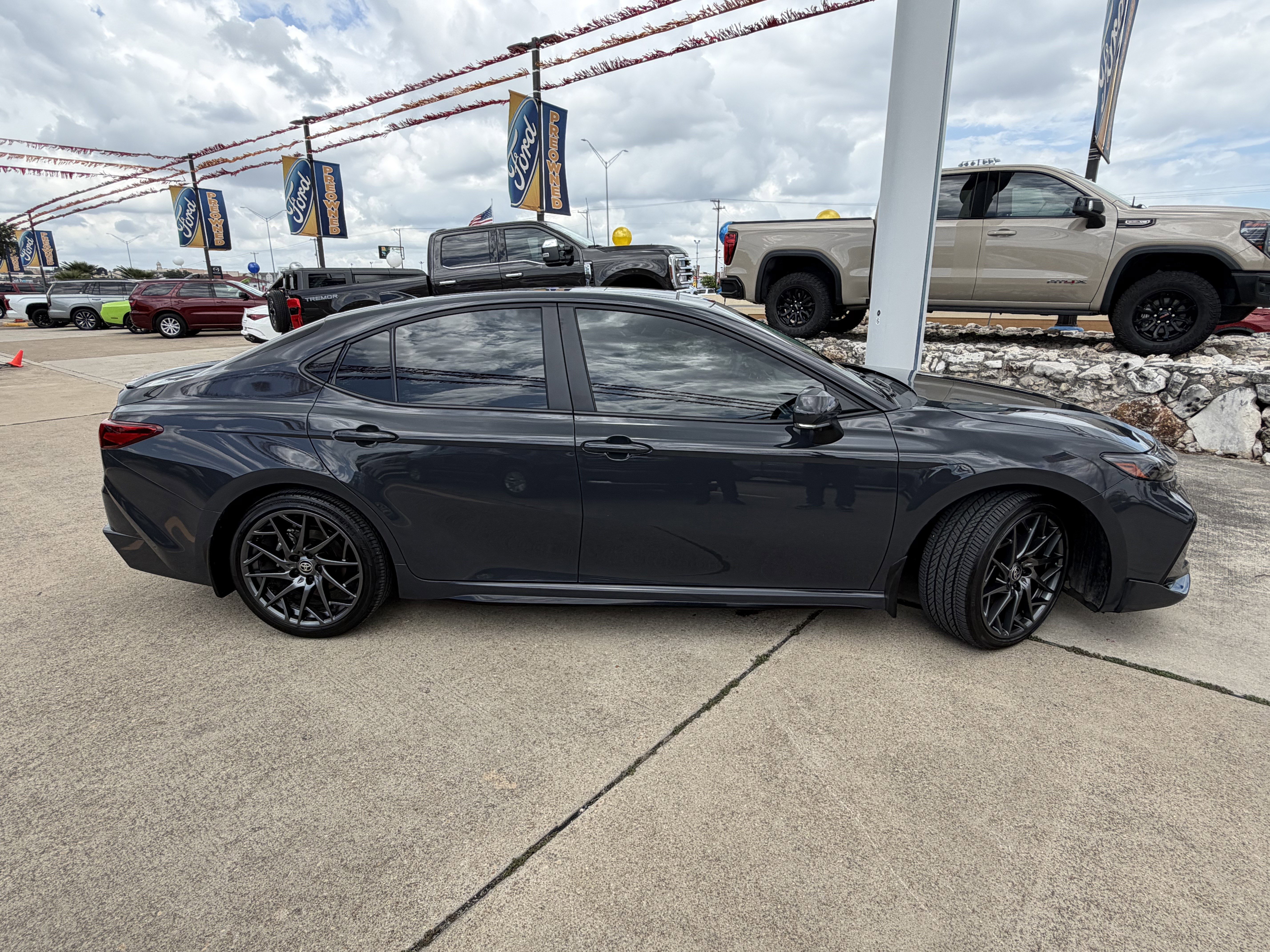 Used 2025 Toyota Camry XSE w/ Premium Plus Package FWD image 4