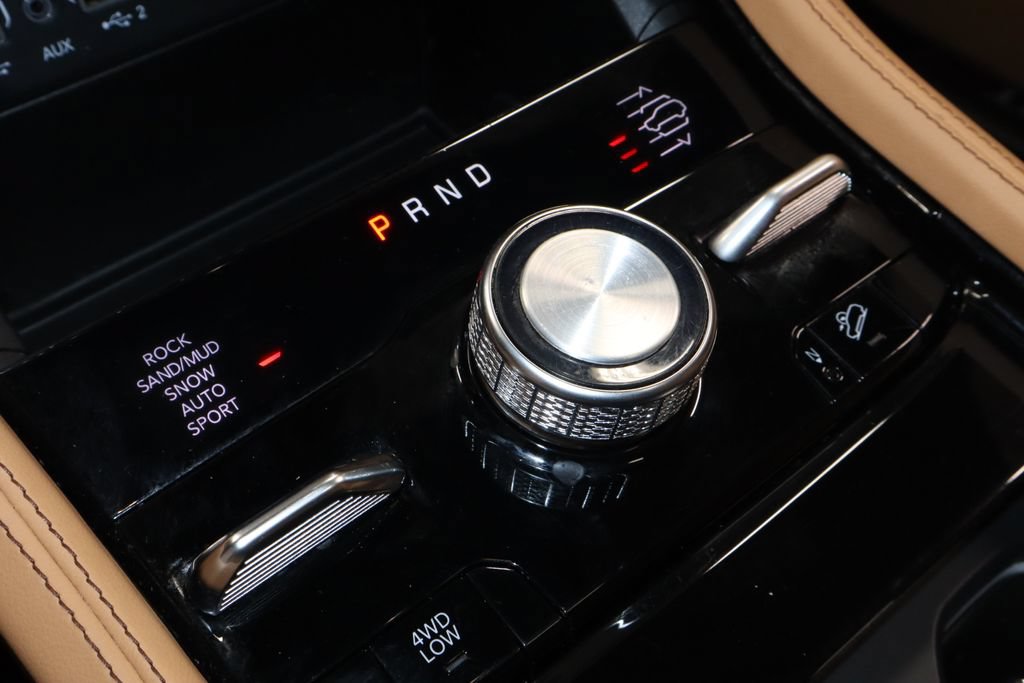 Used 2025 Jeep Grand Cherokee Summit AWD/4WD image 34