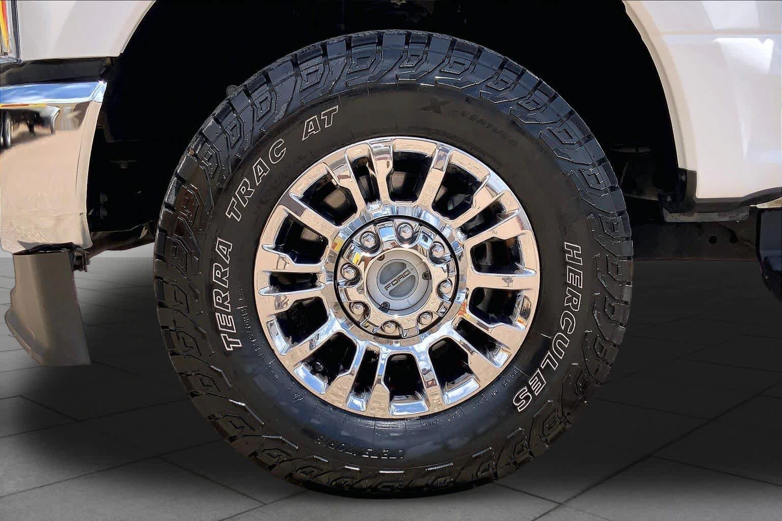 Certified 2021 Ford F250 XLT w/ XLT Premium Package AWD/4WD image 11