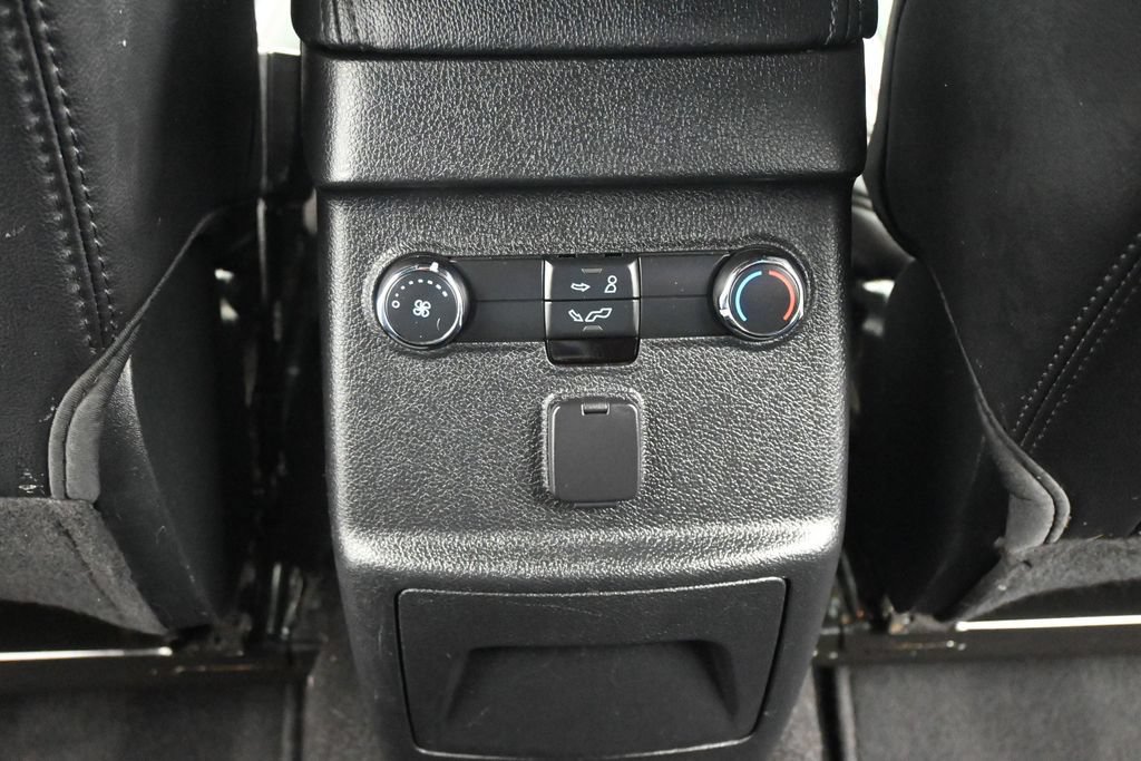 Certified 2019 Ford Explorer XLT w/ Equipment Group 202A FWD image 21