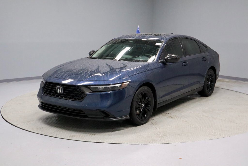 Used 2025 Honda Accord SE image 7