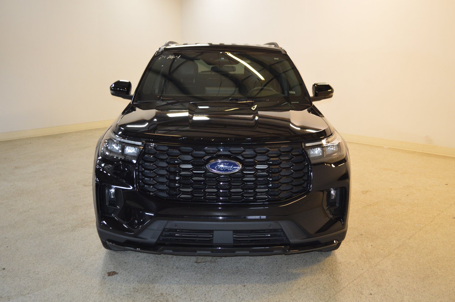 Certified 2025 Ford Explorer ST-Line AWD/4WD image 8