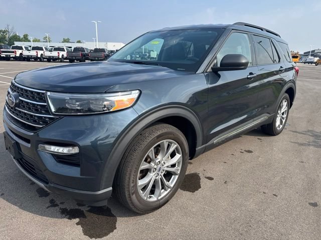 Certified 2023 Ford Explorer XLT w/ Equipment Group 202A AWD/4WD image 9