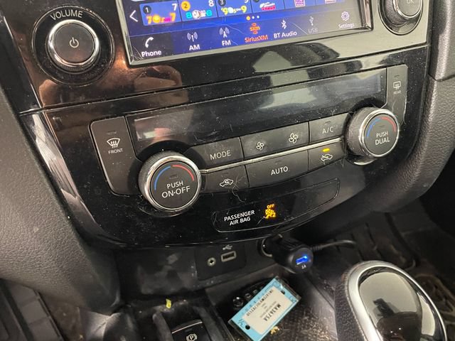 Used 2020 Nissan Rogue SV w/ Premium Package AWD/4WD image 8
