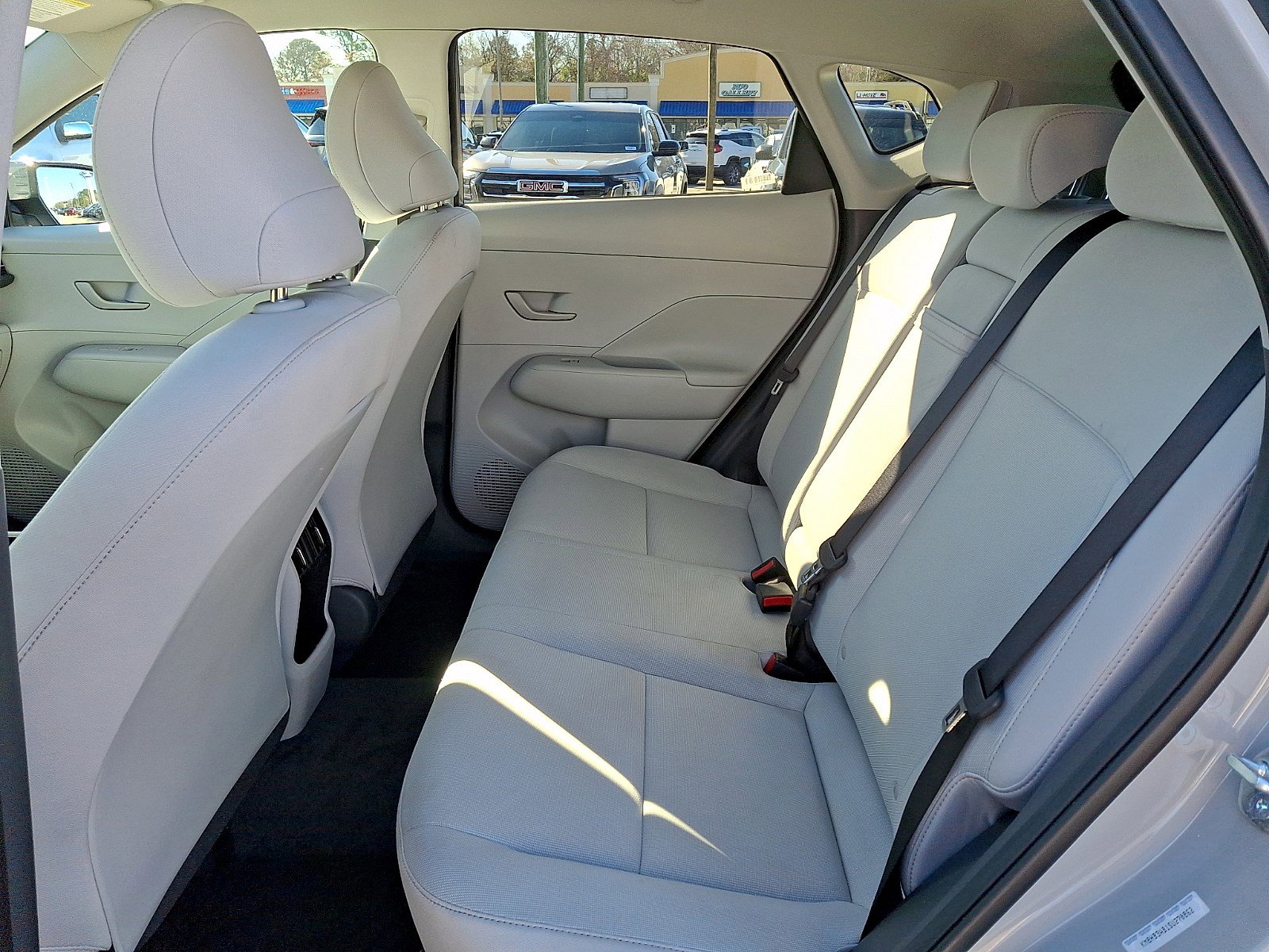 Used 2025 Hyundai Kona SEL image 9