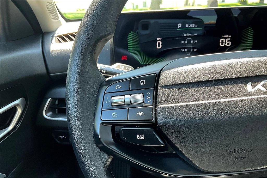 Used 2025 Kia K4 FWD image 12
