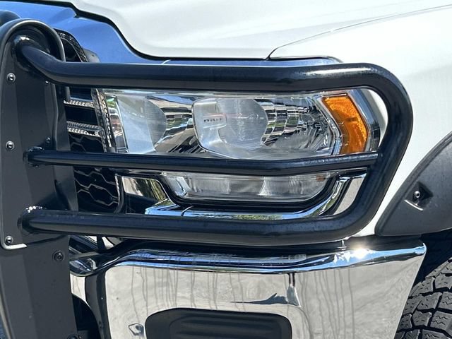 Used 2024 RAM 2500 Tradesman w/ Chrome Appearance Group AWD/4WD image 9