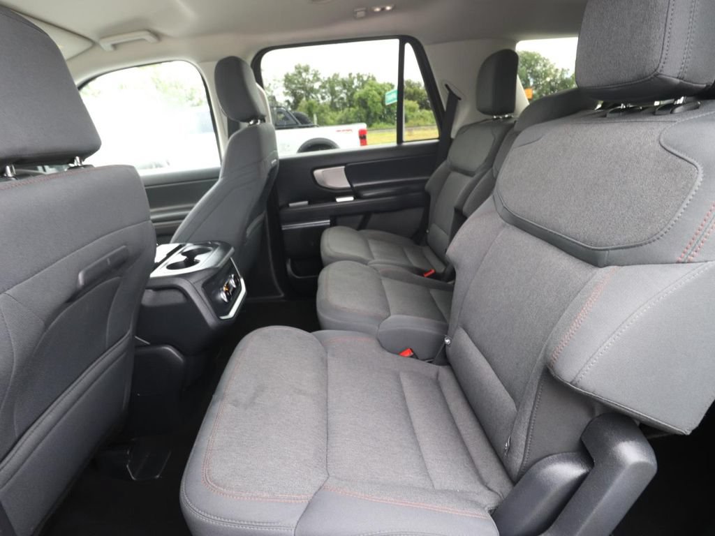 Certified 2025 Ford Expedition Active RWD image 9