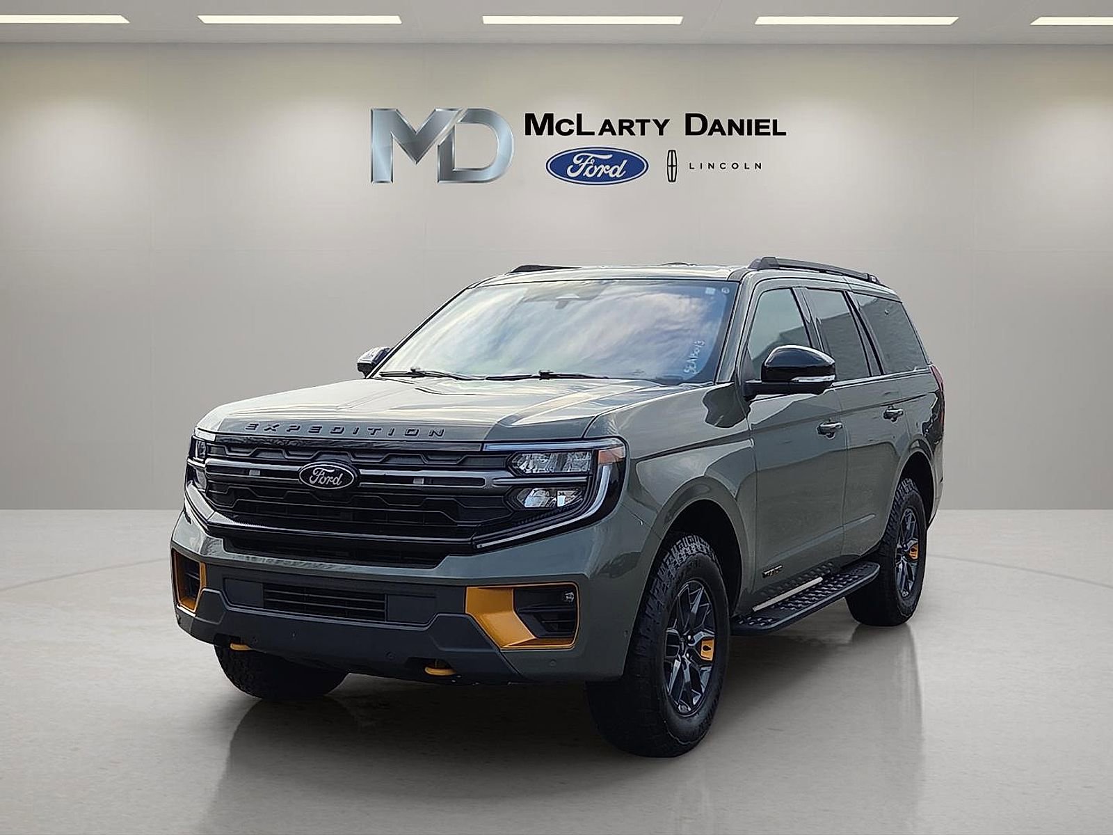 Certified 2025 Ford Expedition Tremor AWD/4WD image 2