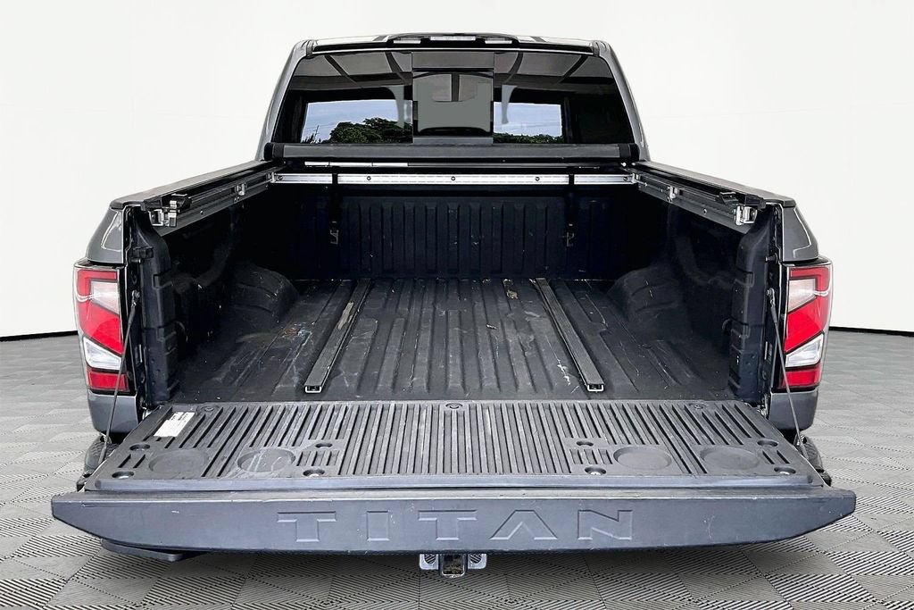 Used 2021 Nissan Titan PRO-4X w/ Pro-4x Convenience Package AWD/4WD image 18