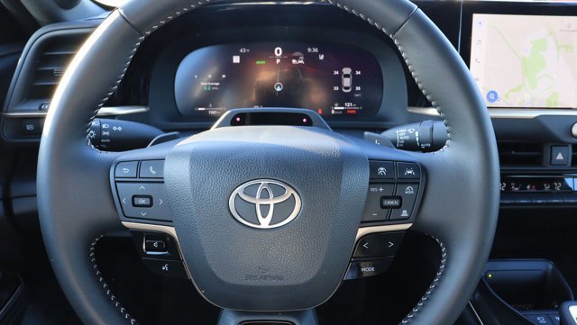 Used 2026 Toyota Crown Platinum image 16