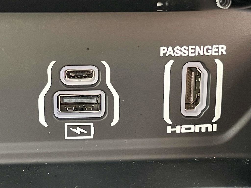 Used 2025 RAM 1500 Laramie w/ Night Edition image 24