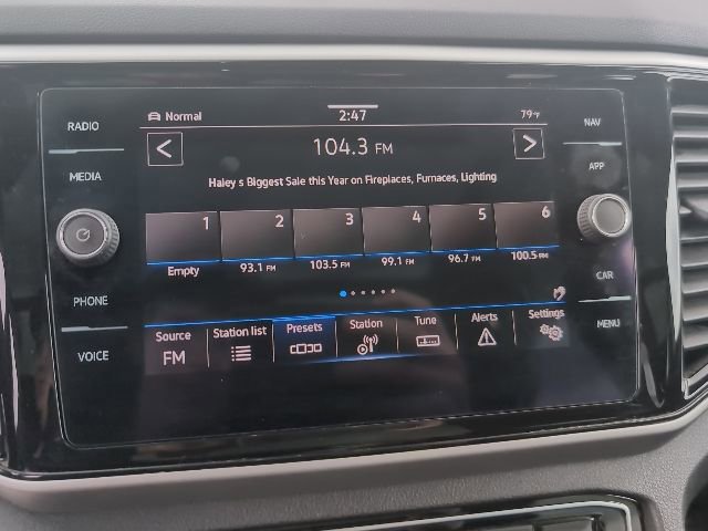 Used 2021 Volkswagen Atlas Cross Sport SEL R-Line image 12