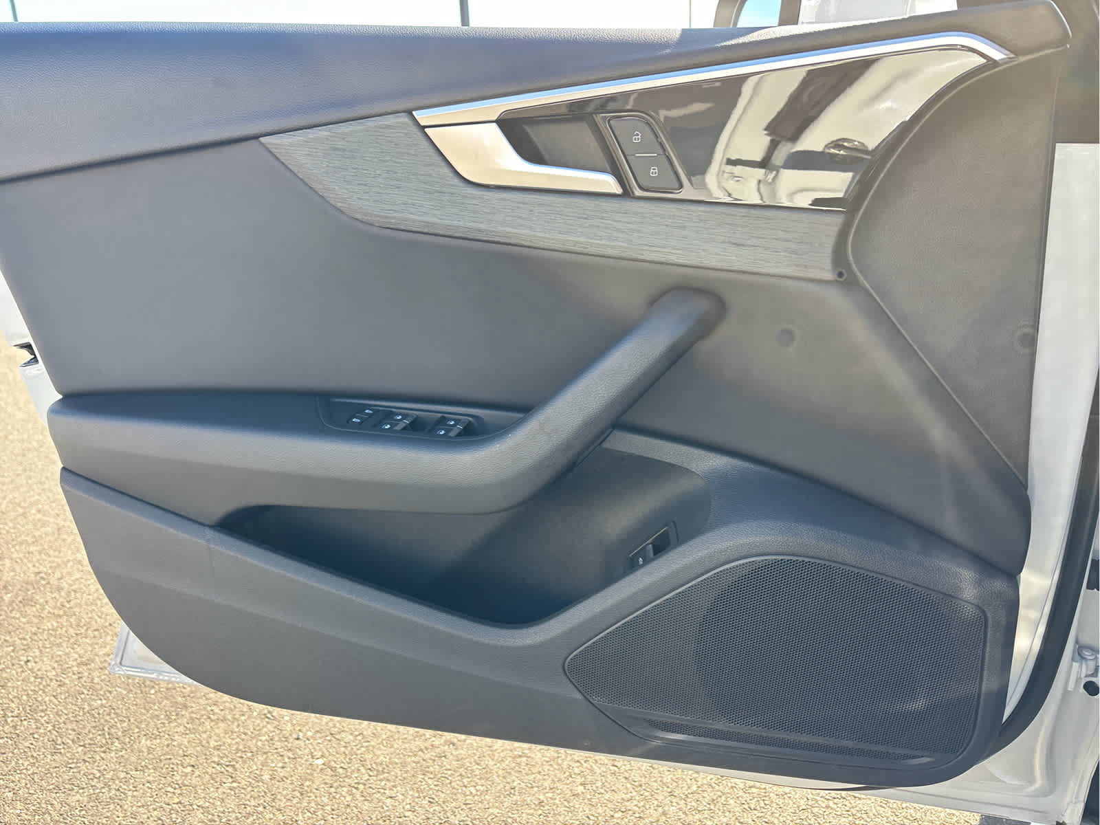 Used 2021 Audi A4 2.0T Premium image 27