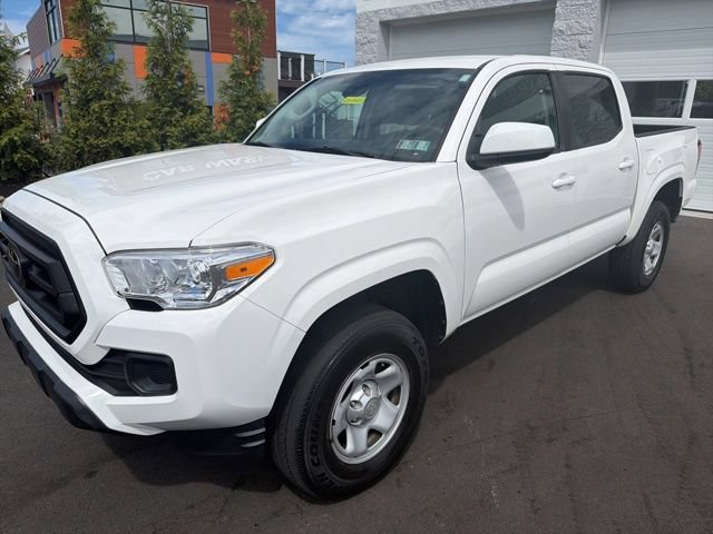Used 2022 Toyota Tacoma SR AWD/4WD image 2