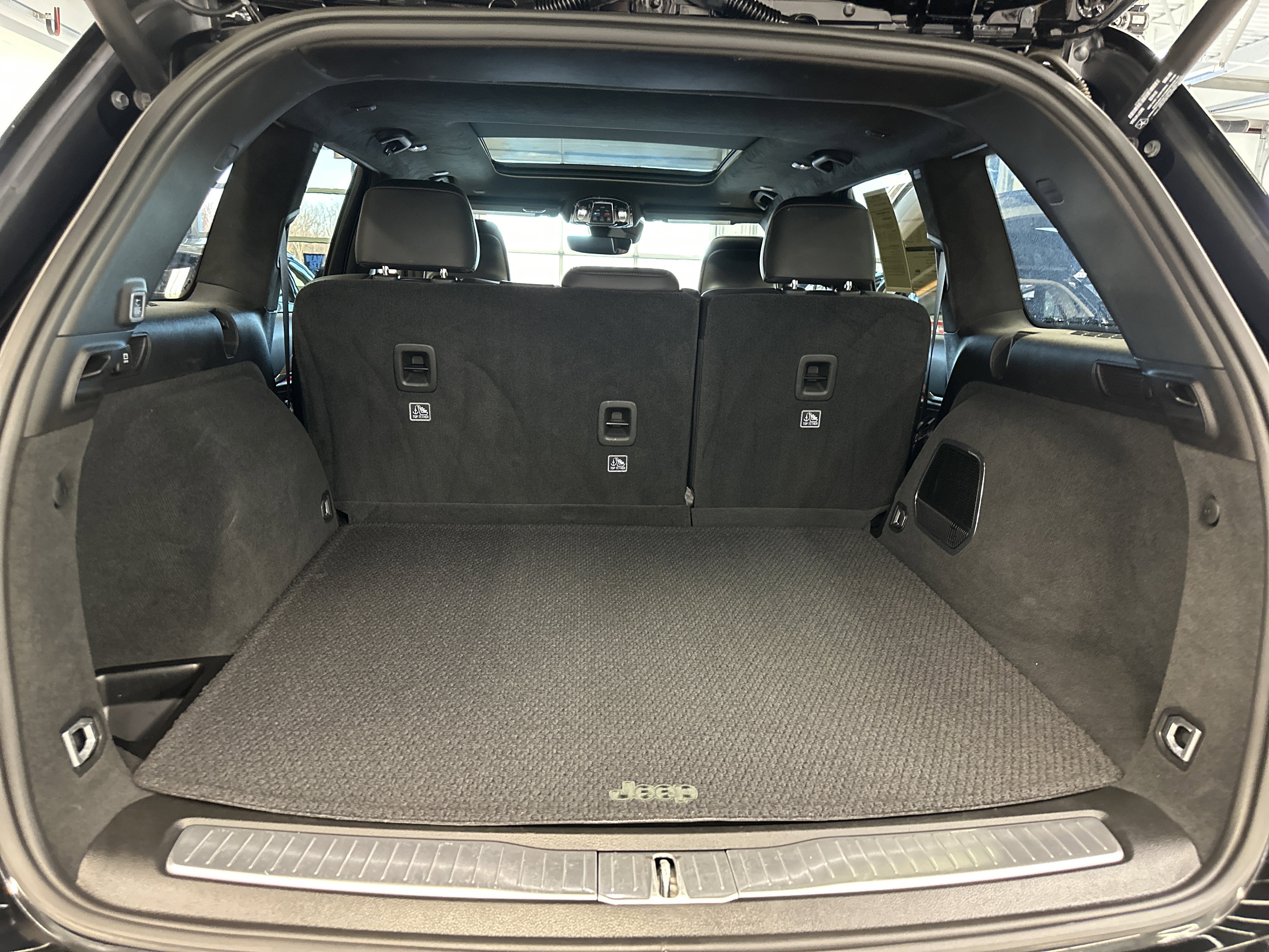 Used 2022 Jeep Grand Cherokee Summit image 7